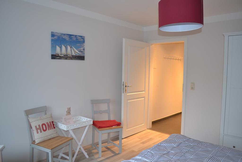 Hotel & Ferienunterkuenfte Hus Seeblick فيهمارن الغرفة الصورة