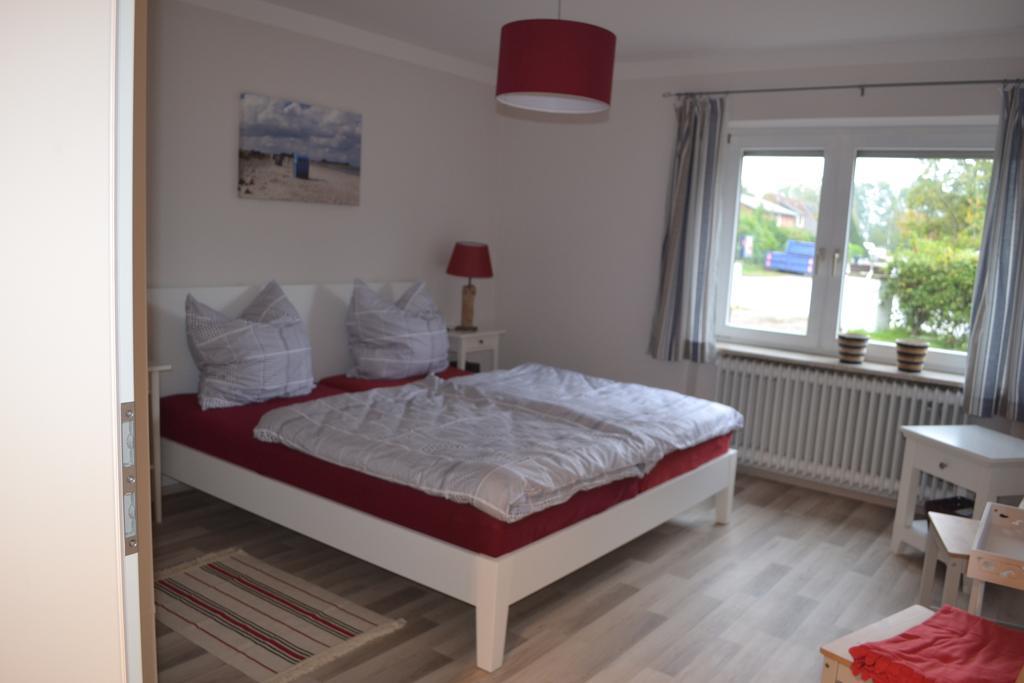 Hotel & Ferienunterkuenfte Hus Seeblick فيهمارن الغرفة الصورة