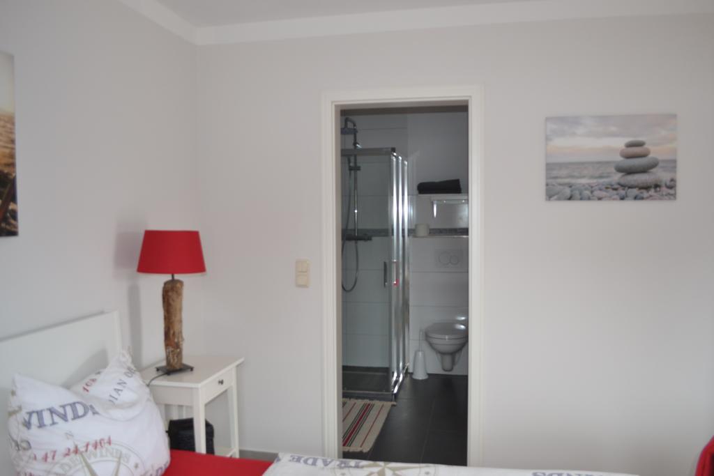 Hotel & Ferienunterkuenfte Hus Seeblick فيهمارن المظهر الخارجي الصورة