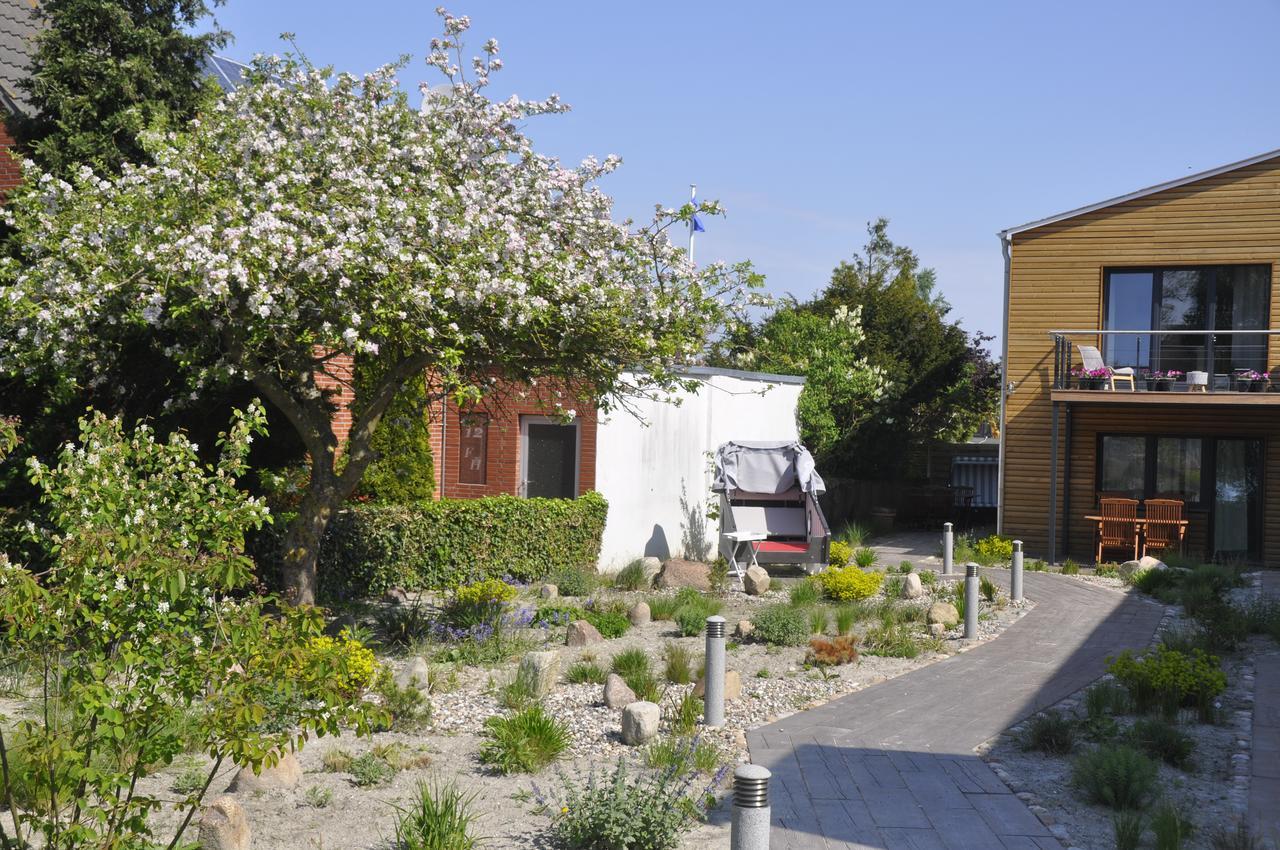Hotel & Ferienunterkuenfte Hus Seeblick فيهمارن المظهر الخارجي الصورة
