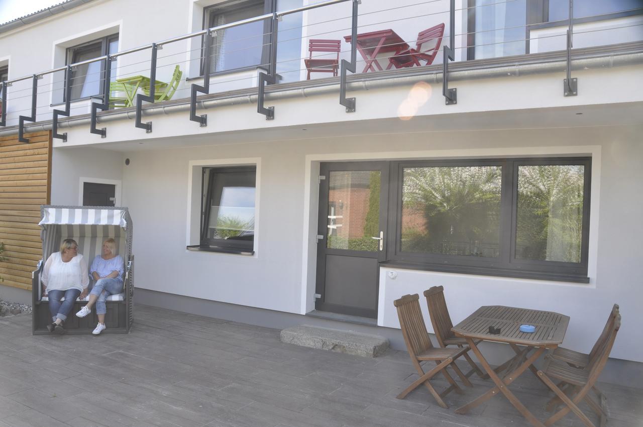 Hotel & Ferienunterkuenfte Hus Seeblick فيهمارن المظهر الخارجي الصورة