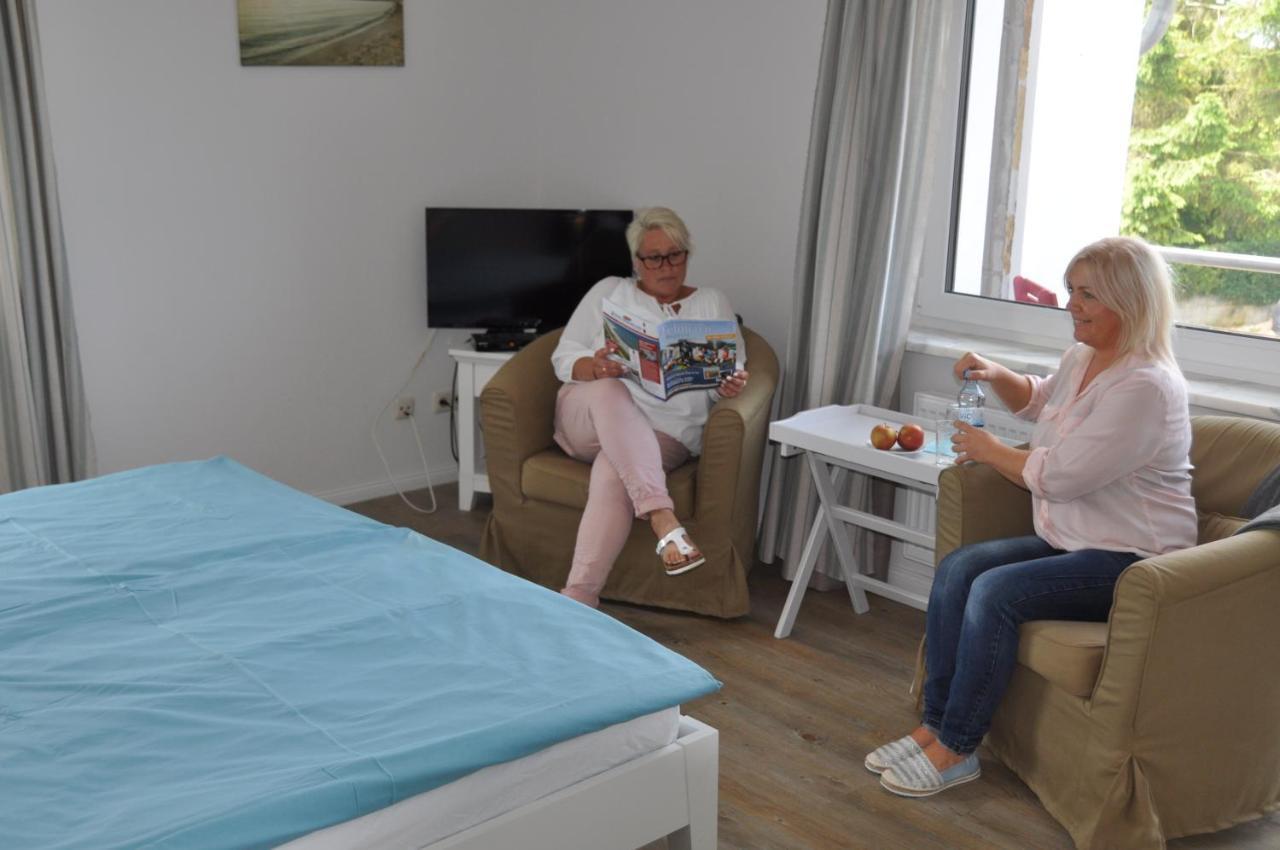 Hotel & Ferienunterkuenfte Hus Seeblick فيهمارن المظهر الخارجي الصورة