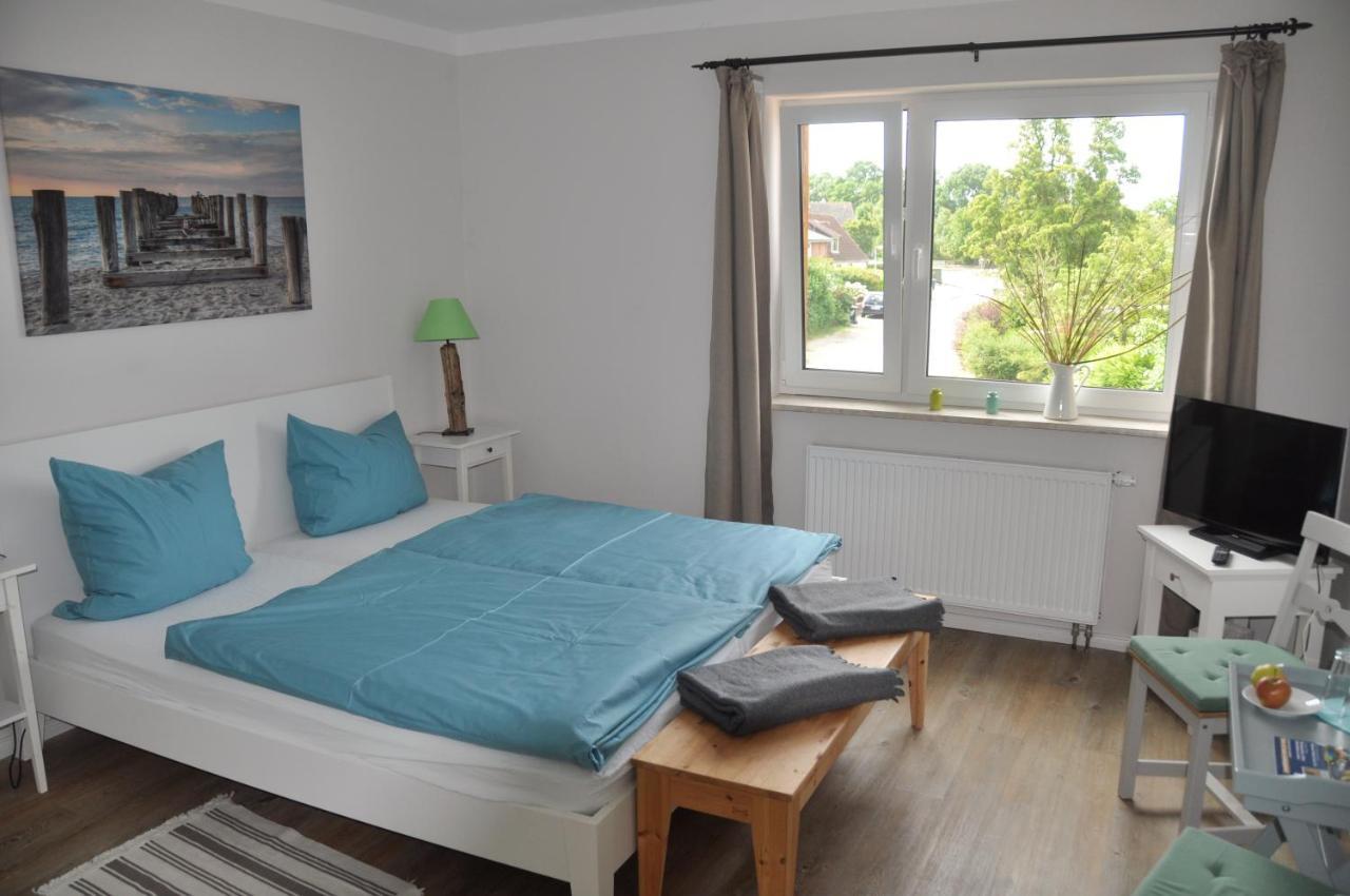 Hotel & Ferienunterkuenfte Hus Seeblick فيهمارن المظهر الخارجي الصورة