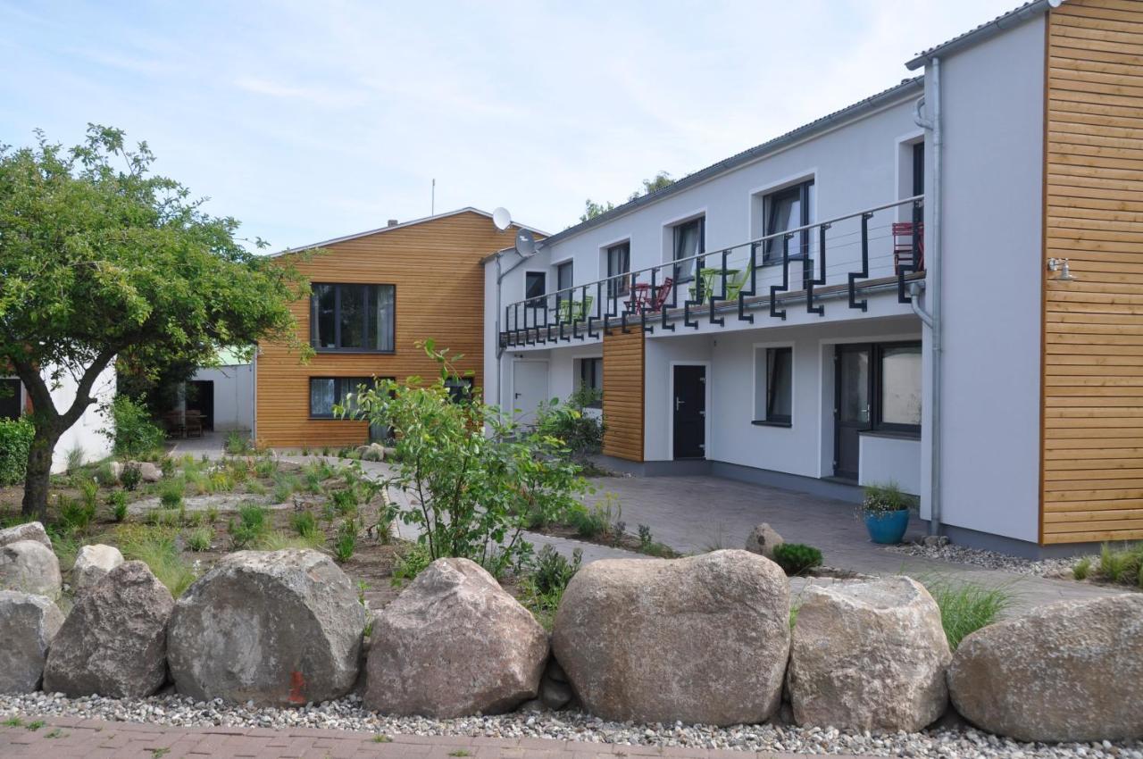 Hotel & Ferienunterkuenfte Hus Seeblick فيهمارن المظهر الخارجي الصورة